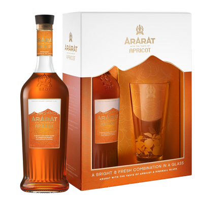 Набір: міцний алкогольний напій Ararat Apricot 0.7л + 1 склян. 35%