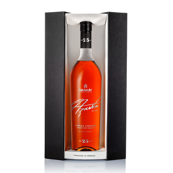 Бренди Аrarat Charles Aznavour Signature Blend 25 лет 0.75л. 40%